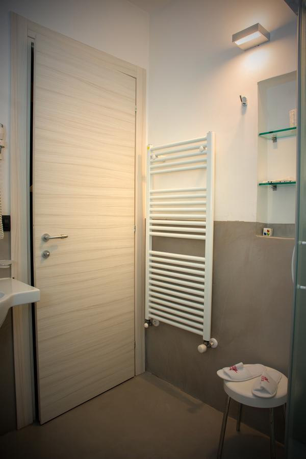 Single Room,644578992:JPEG